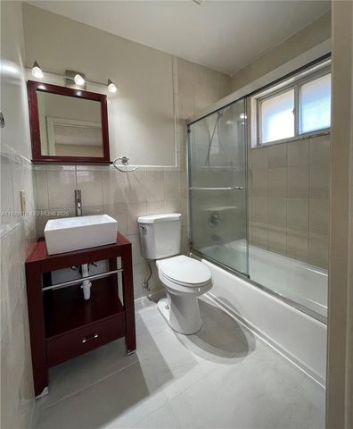 562 NW 82nd Pl 314, Miami, FL 33126