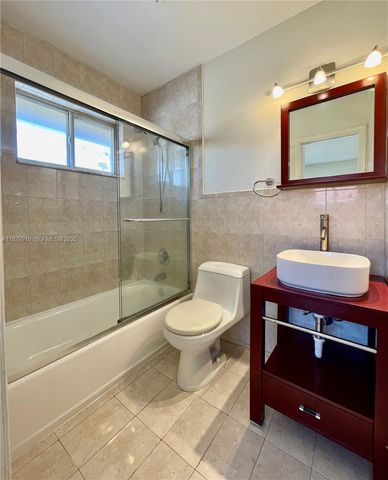 562 NW 82nd Pl 314, Miami, FL 33126