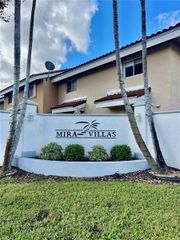 562 NW 82nd Pl 314, Miami, FL 33126