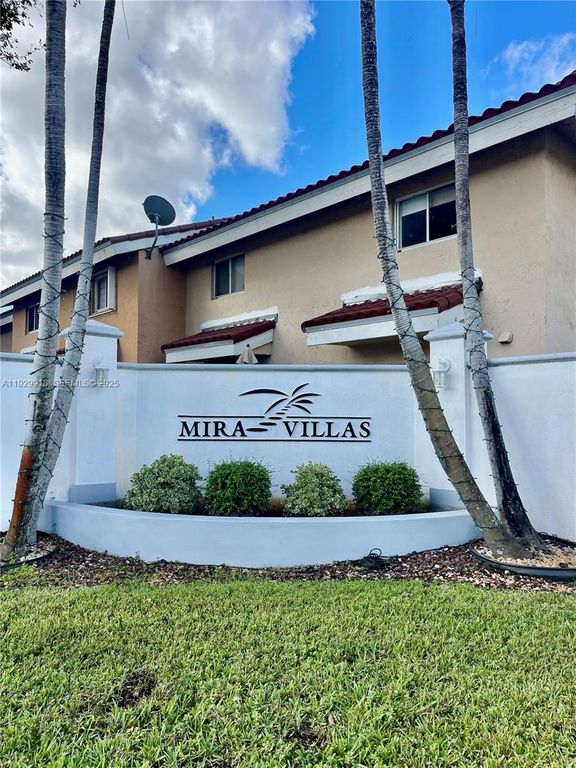 562 NW 82nd Pl 314, Miami, FL 33126