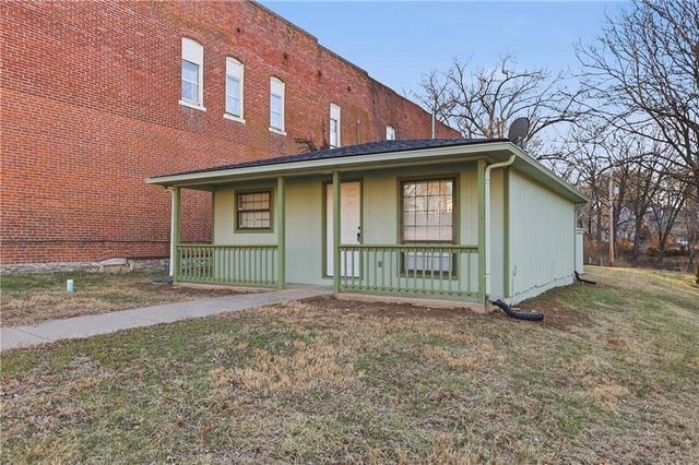 1416 5th Avenue, Leavenworth, KS 66048