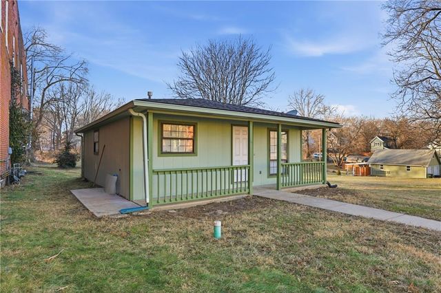 1416 5th Avenue, Leavenworth, KS 66048