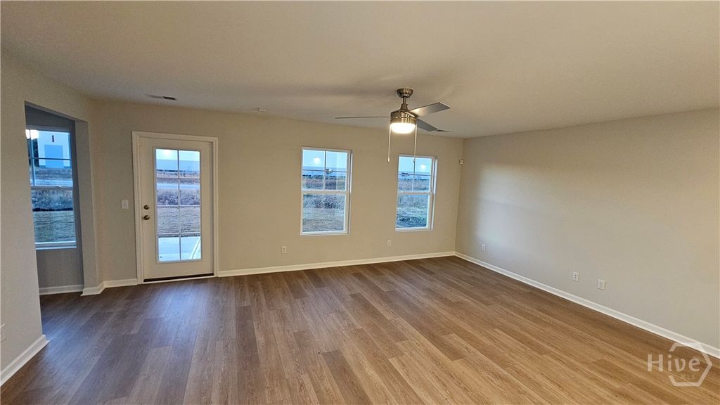 Image 4 of property listing at 104 Hasty Point Road, Savannah, GA 31407