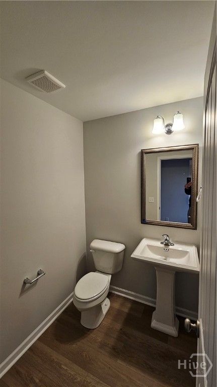 Image 5 of property listing at 104 Hasty Point Road, Savannah, GA 31407