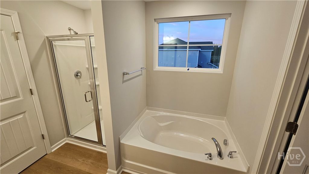 Image 9 of property listing at 104 Hasty Point Road, Savannah, GA 31407