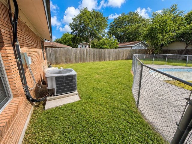 10741 Larkwood St, Corpus Christi, TX 78410