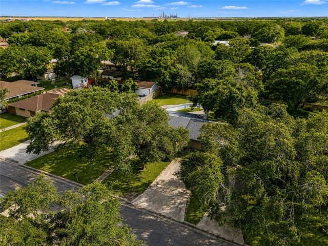 10741 Larkwood St, Corpus Christi, TX 78410