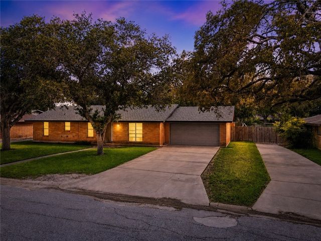 10741 Larkwood St, Corpus Christi, TX 78410