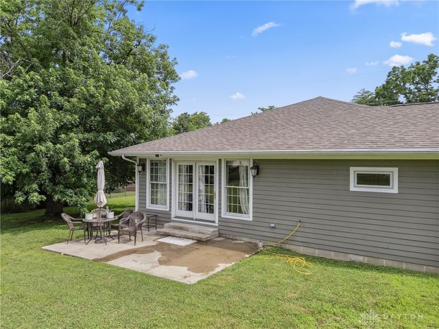 1198 W Social Row Road, Dayton, OH 45458