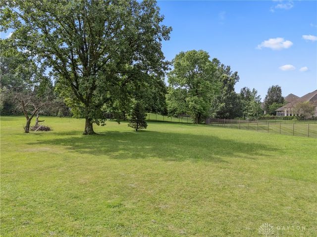 1198 W Social Row Road, Dayton, OH 45458