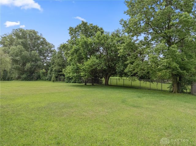 1198 W Social Row Road, Dayton, OH 45458