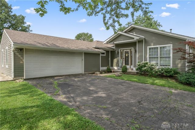 1198 W Social Row Road, Dayton, OH 45458