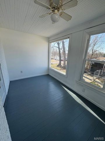 1522 E 5th Street, Washington, MO 63090