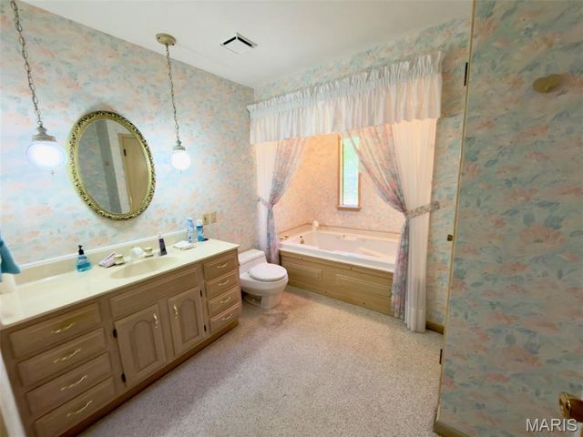 9817 Kimker Lane, Sunset Hills, MO 63127