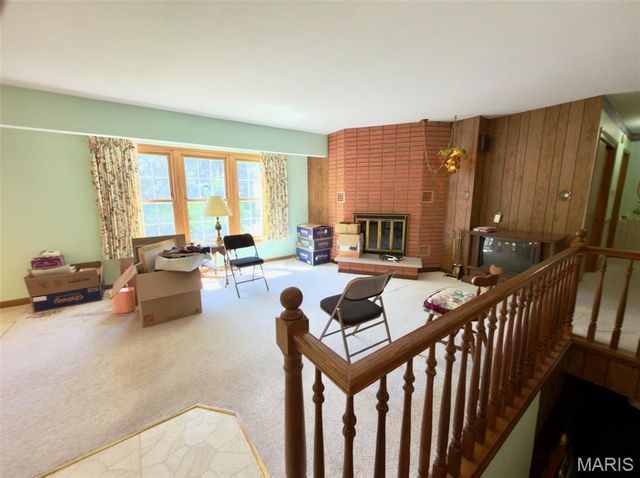 9817 Kimker Lane, Sunset Hills, MO 63127