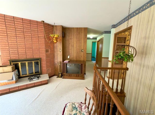 9817 Kimker Lane, Sunset Hills, MO 63127
