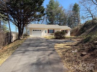 125 Dearmin Terrace, Franklin, NC 28734