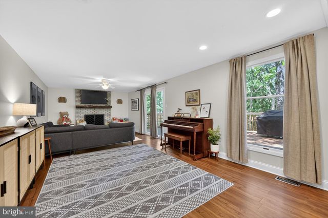 566 FAIRVIEW RD, Medford, NJ 08055