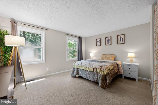 566 FAIRVIEW RD, Medford, NJ 08055