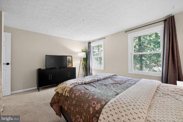 566 FAIRVIEW RD, Medford, NJ 08055