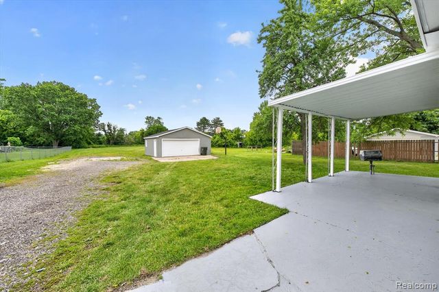 2931 Grant Road, Rochester Hills, MI 48309