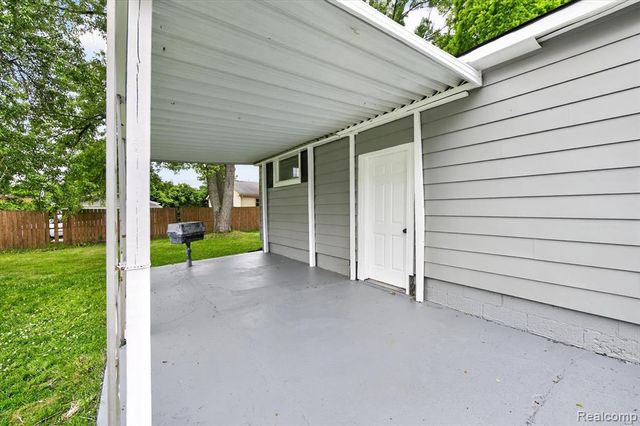 2931 Grant Road, Rochester Hills, MI 48309