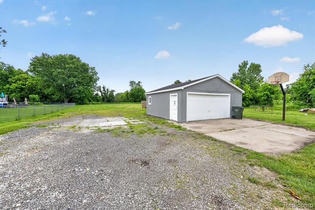 2931 Grant Road, Rochester Hills, MI 48309