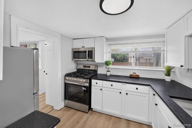 2931 Grant Road, Rochester Hills, MI 48309