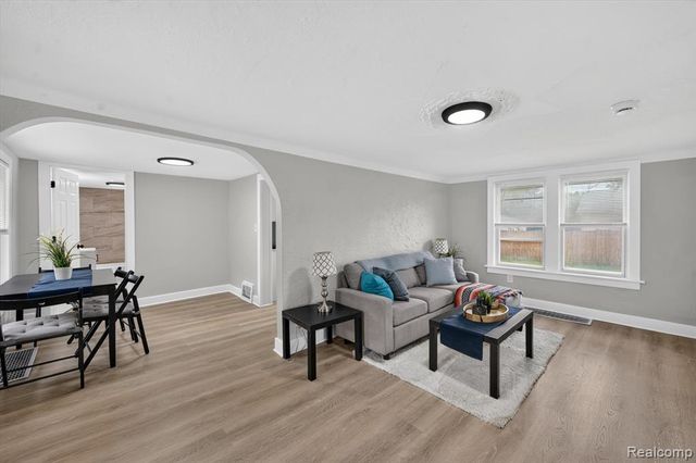 2931 Grant Road, Rochester Hills, MI 48309