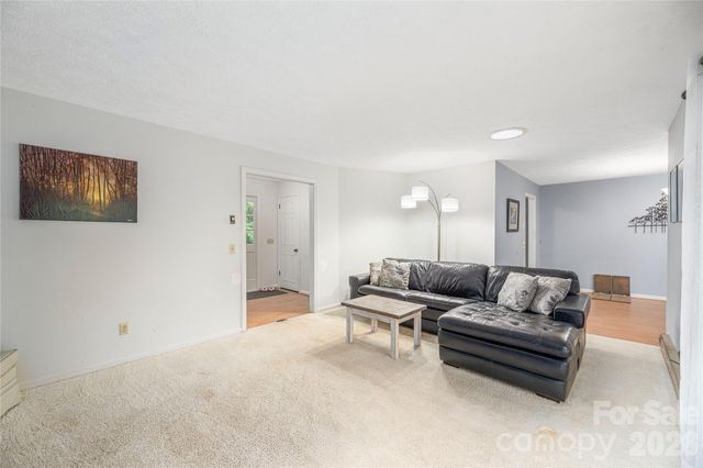 142 Whisperwood Drive 19, Hendersonville, NC 28791