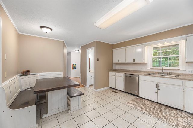 142 Whisperwood Drive 19, Hendersonville, NC 28791