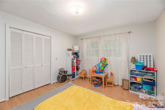 142 Whisperwood Drive 19, Hendersonville, NC 28791