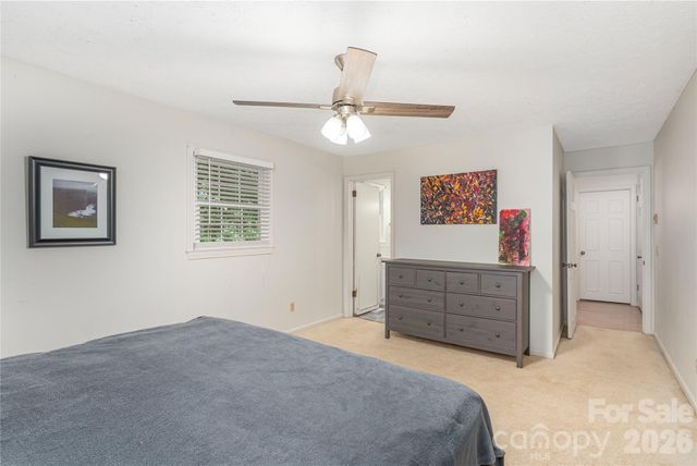 142 Whisperwood Drive 19, Hendersonville, NC 28791