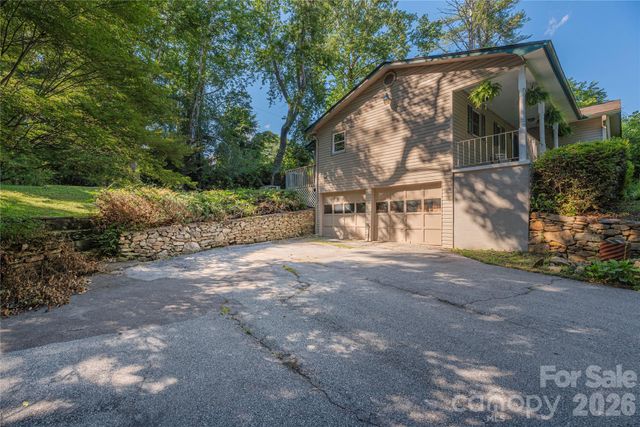 142 Whisperwood Drive 19, Hendersonville, NC 28791