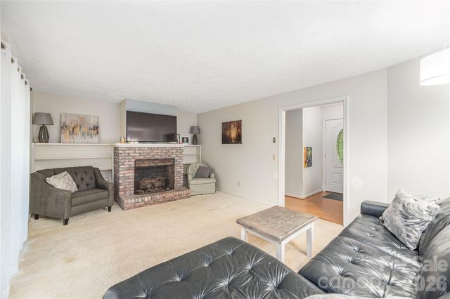 142 Whisperwood Drive 19, Hendersonville, NC 28791