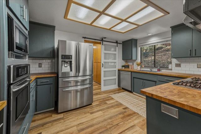 16243 Behr Mountain Rd, Grass Valley, CA 95945