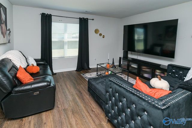 215 Chubbs Lane, Owens Cross Roads, AL 35763