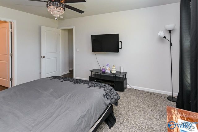 215 Chubbs Lane, Owens Cross Roads, AL 35763