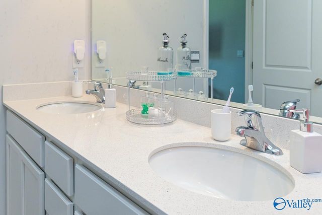 215 Chubbs Lane, Owens Cross Roads, AL 35763