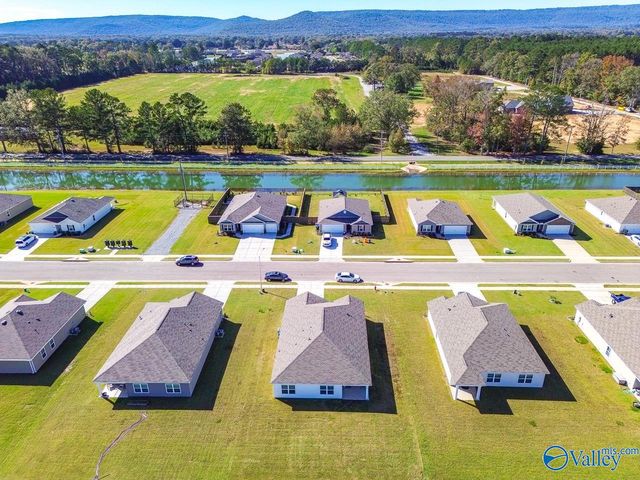 215 Chubbs Lane, Owens Cross Roads, AL 35763