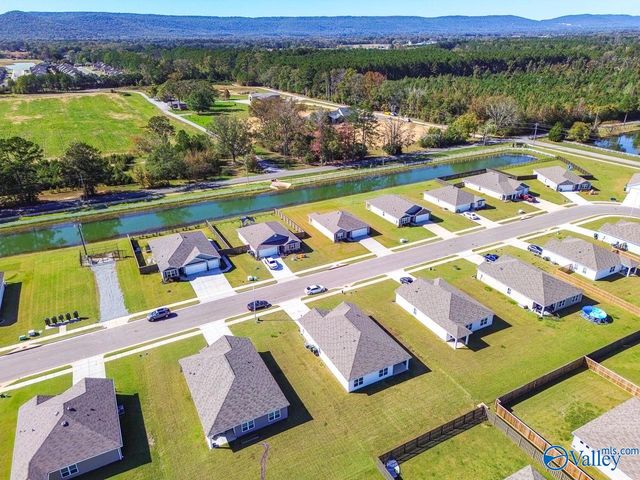 215 Chubbs Lane, Owens Cross Roads, AL 35763