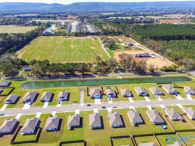 215 Chubbs Lane, Owens Cross Roads, AL 35763