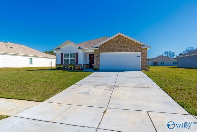 215 Chubbs Lane, Owens Cross Roads, AL 35763