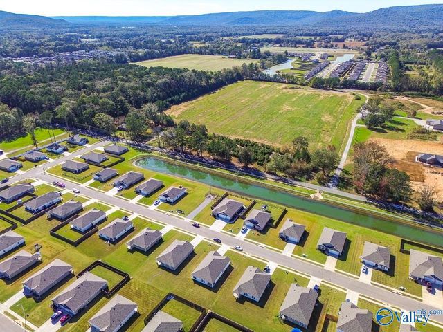 215 Chubbs Lane, Owens Cross Roads, AL 35763