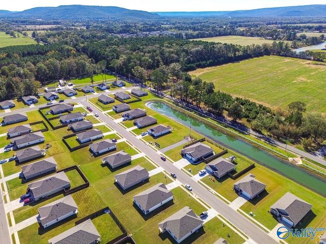 215 Chubbs Lane, Owens Cross Roads, AL 35763