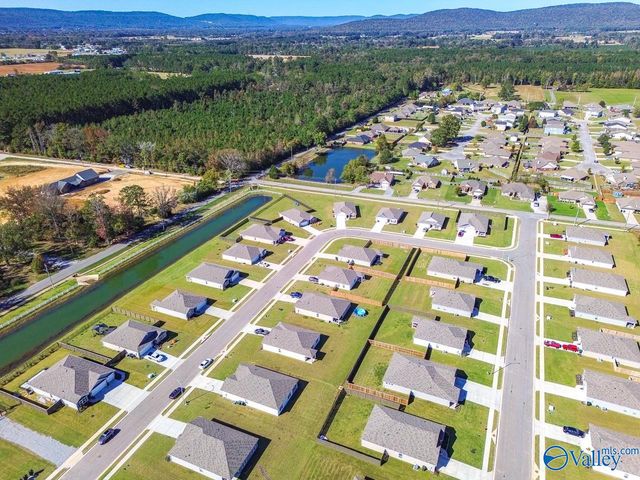 215 Chubbs Lane, Owens Cross Roads, AL 35763