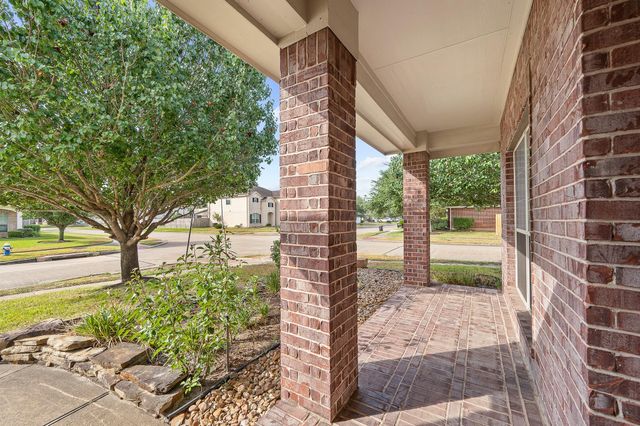 10003 Lynette Falls Drive, Houston, TX 77095