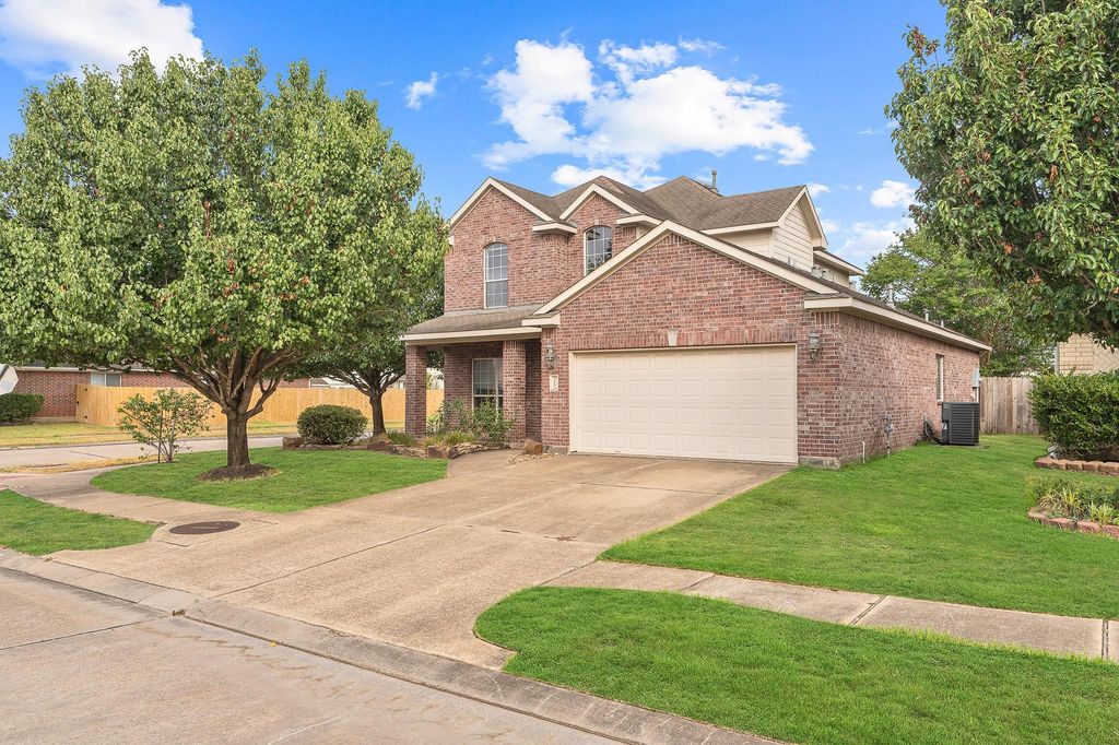 10003 Lynette Falls Drive, Houston, TX 77095
