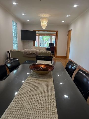 5364 N Latrobe Avenue, Chicago, IL 60630