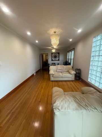 5364 N Latrobe Avenue, Chicago, IL 60630